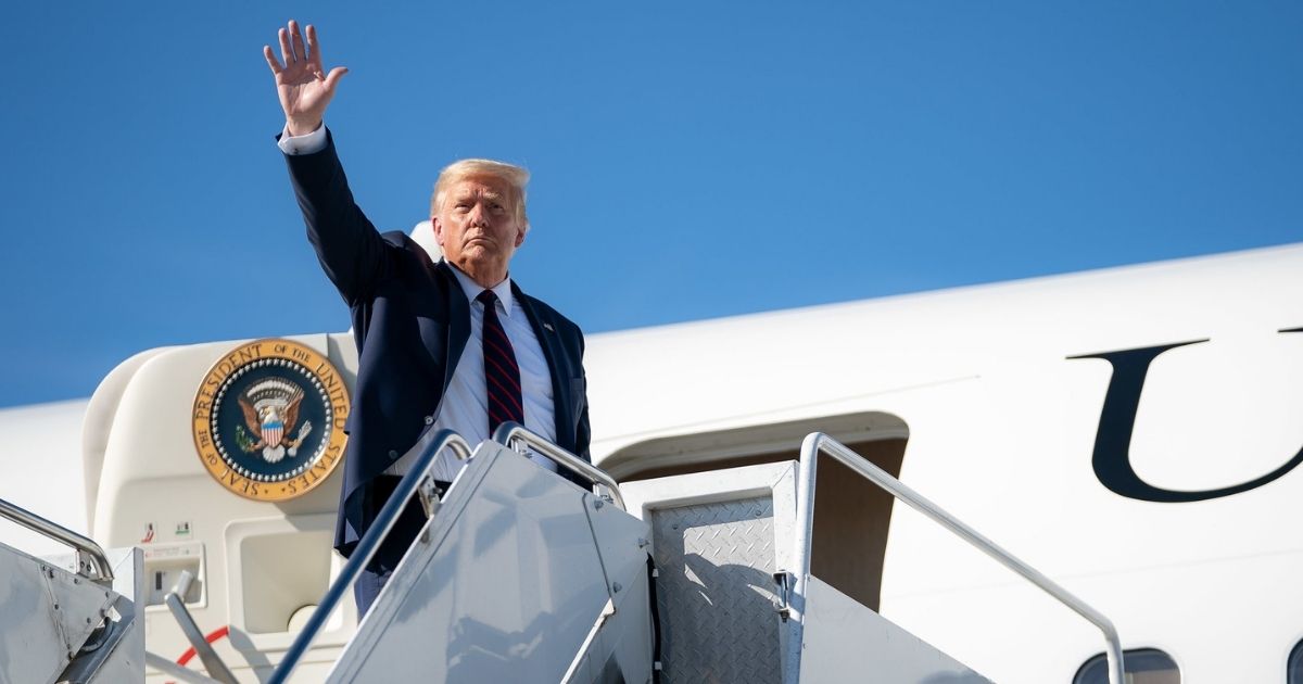 President Donald J. Trump arrives at Wilkes-Barre Scranton International Airport in Avoca, Pa. Thursday, August 20, 2020, and boards Air Force One en route to Joint Base Andrews, Md. (Official White House Photo by Tia Dufour)