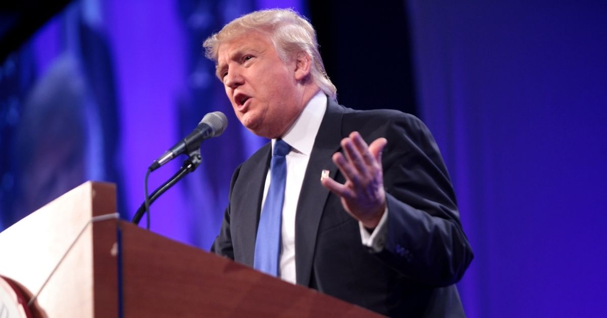 Donald Trump speaking at the Iowa Republican Party's 2015 Lincoln Dinner at the Iowa Events Center in Des Moines, Iowa.