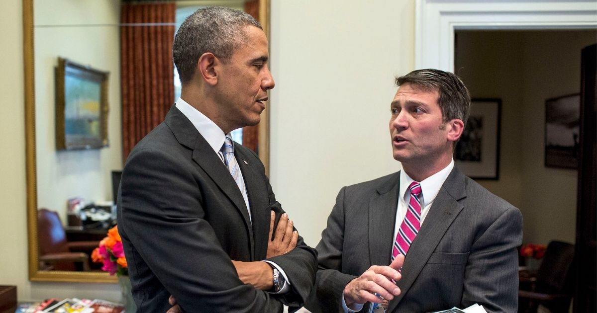 President Barack Obama speaks with Dr. Ronny Jackson in the Outer Oval Office, Feb. 21, 2014. (Official White House Photo by Pete Souza)