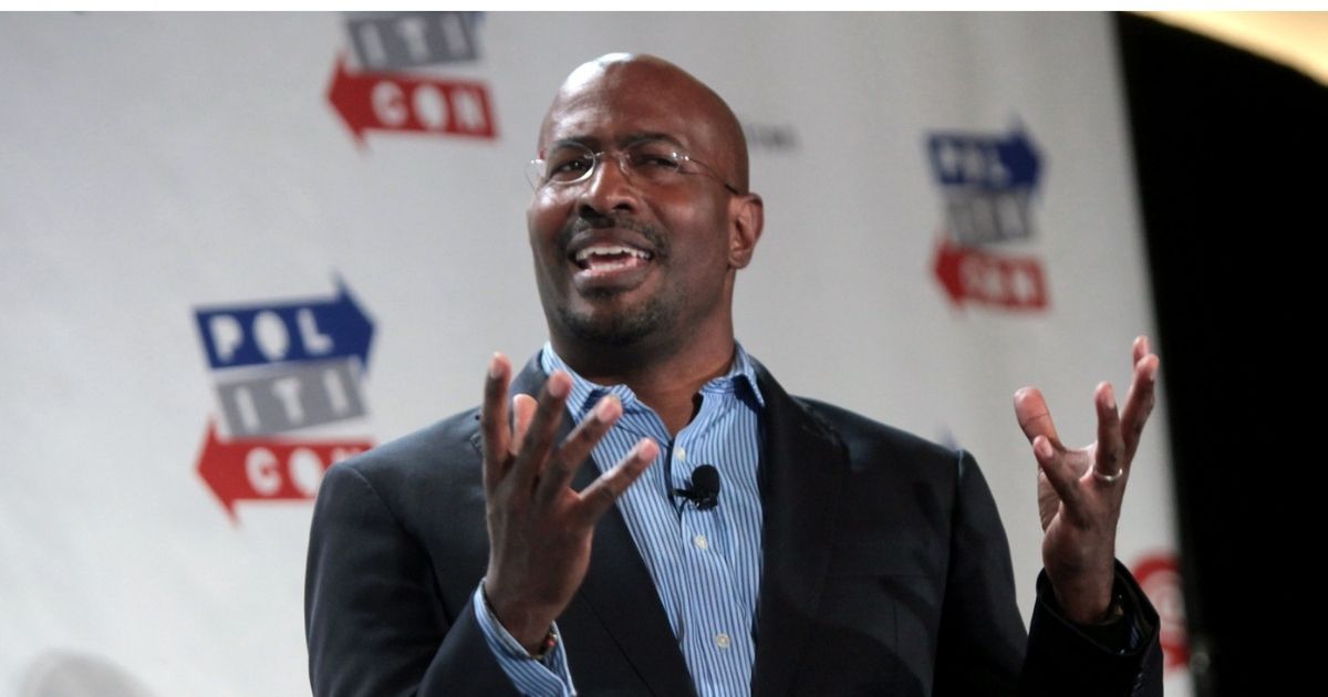 Van Jones speaking at the 2016 Politicon at the Pasadena Convention Center in Pasadena, California.