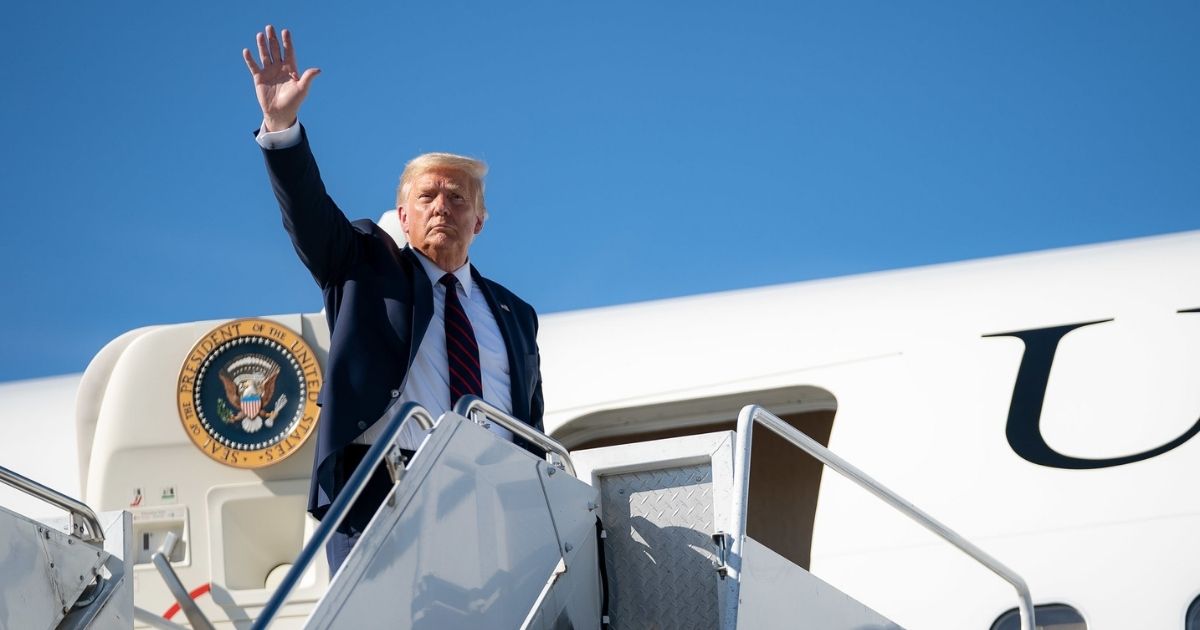 President Donald J. Trump arrives at Wilkes-Barre Scranton International Airport in Avoca, Pa. Thursday, August 20, 2020, and boards Air Force One en route to Joint Base Andrews, Md. (Official White House Photo by Tia Dufour)