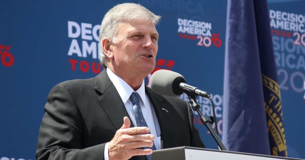 Rev. Franklin Graham speaks to attendees at a stop in Lincoln, Neb. during his Decision America tour in 2016.