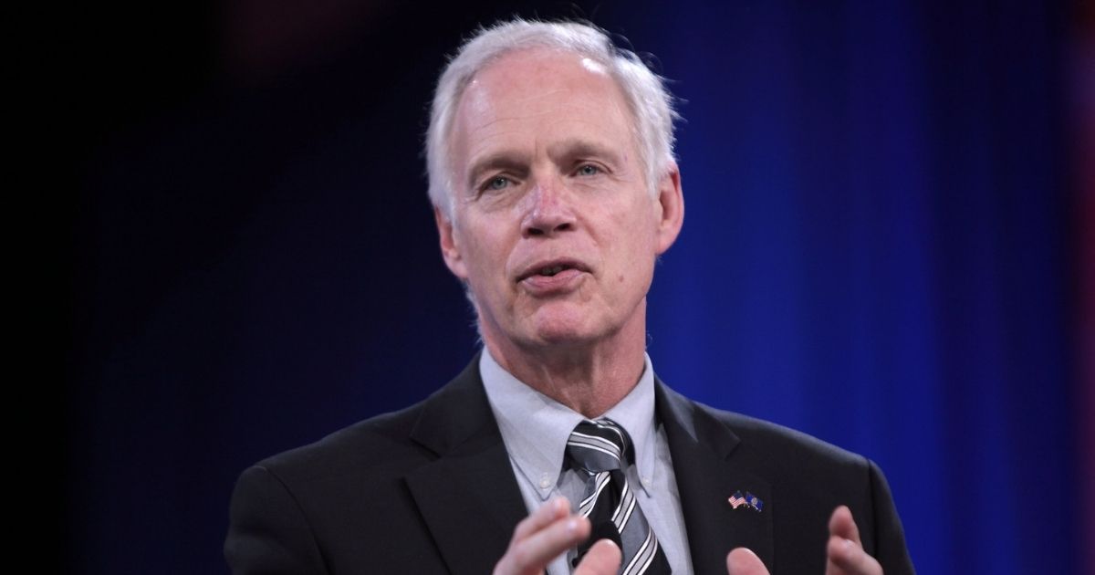 U.S. Senator Ron Johnson of Wisconsin speaking at the 2016 Conservative Political Action Conference (CPAC) in National Harbor, Maryland.