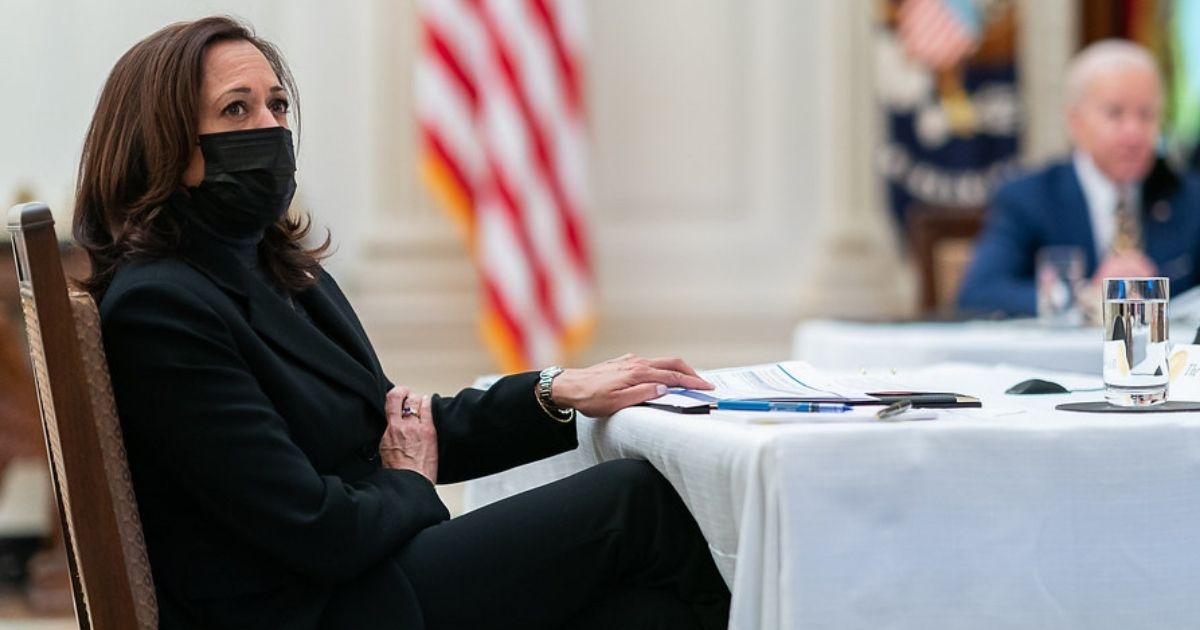 President Joe Biden and Vice President Kamala Harris receive a briefing on the economy Friday, Jan. 22, 2021, in the State Dining Room of the White House. (Official White House Photo by Adam Schultz)