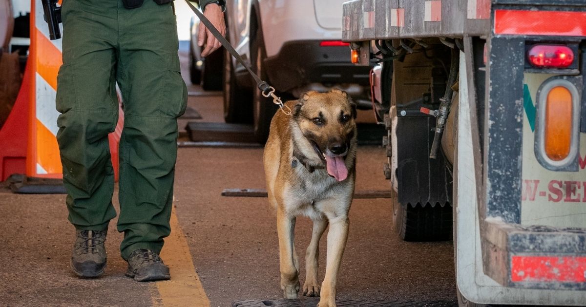 On June 17, 2020, Tucson Sector Border Patrol Agents conduct operations at the Highway 86 checkpoint near Tucson, Ariz. (U.S. Customs and Border Protection photo by Jerry Glaser)