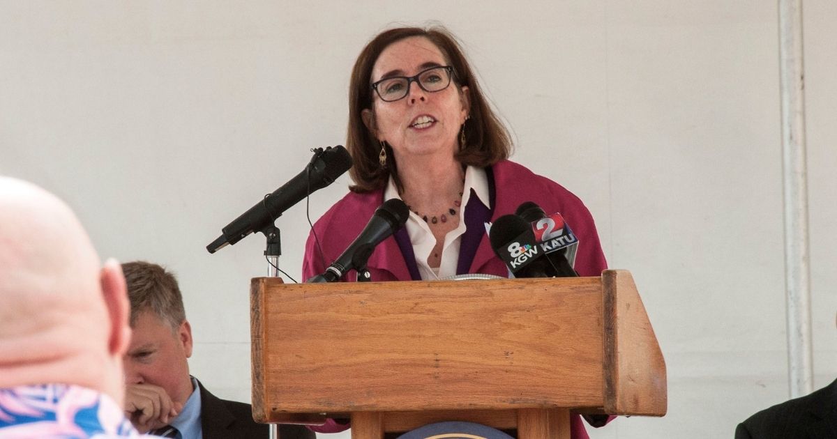 Governor Kate Brown provides remarks at the ribbon cutting ceremony.