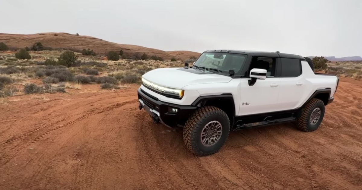 A Hummer EV broke down, not for the first time according to the owner, while driving through an off-road obstacle in the middle of the Utah desert.