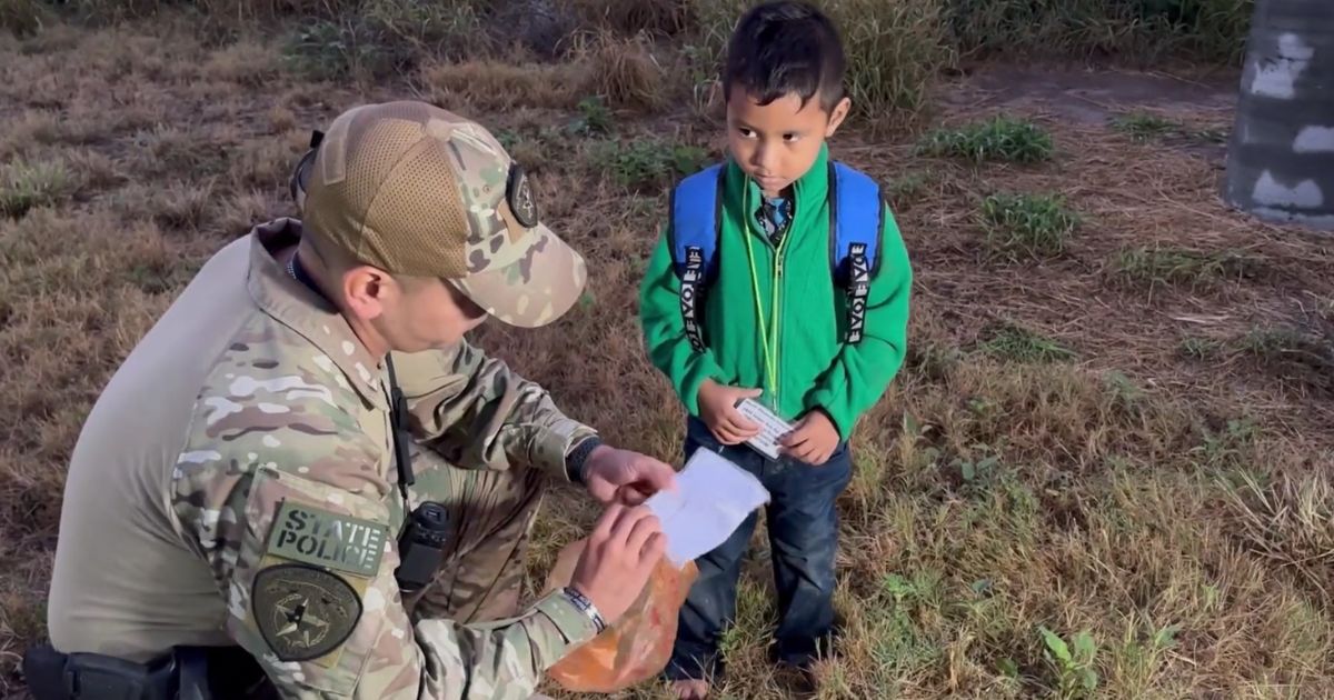 On Tuesday, an unaccompanied minor was abandoned at the U.S.-Mexico border and discovered by a migrant woman.