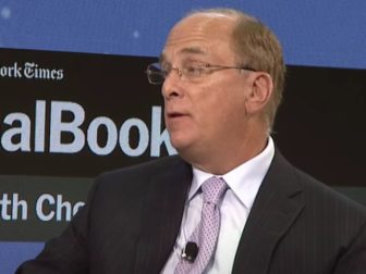 BlackRock CEO Larry Fink speaks at a November 2017 event.