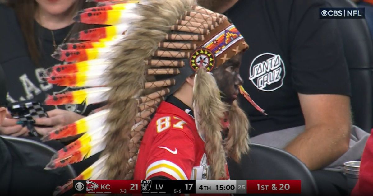 This image of a young Kansas City Chiefs fan went viral.